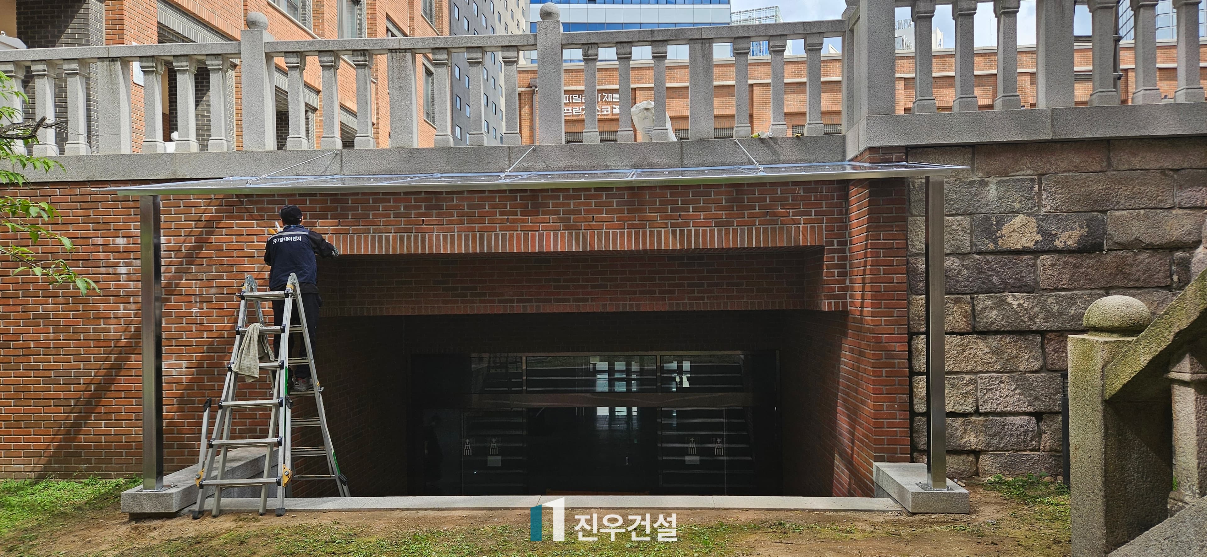 명동성당 차양막 설치 공사 시공사례 1번째 이미지