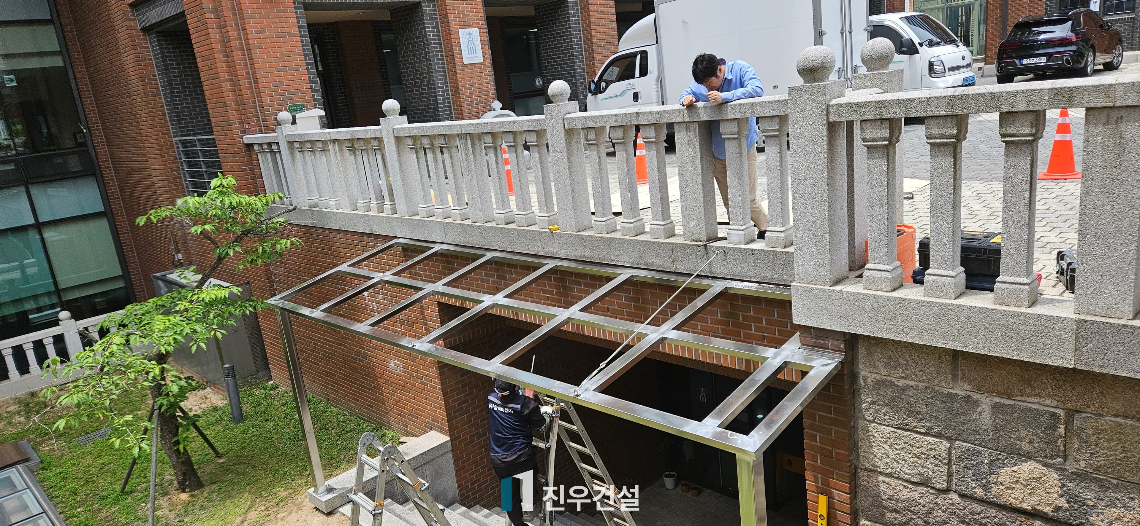 명동성당 차양막 설치 공사 시공사례 3번째 이미지