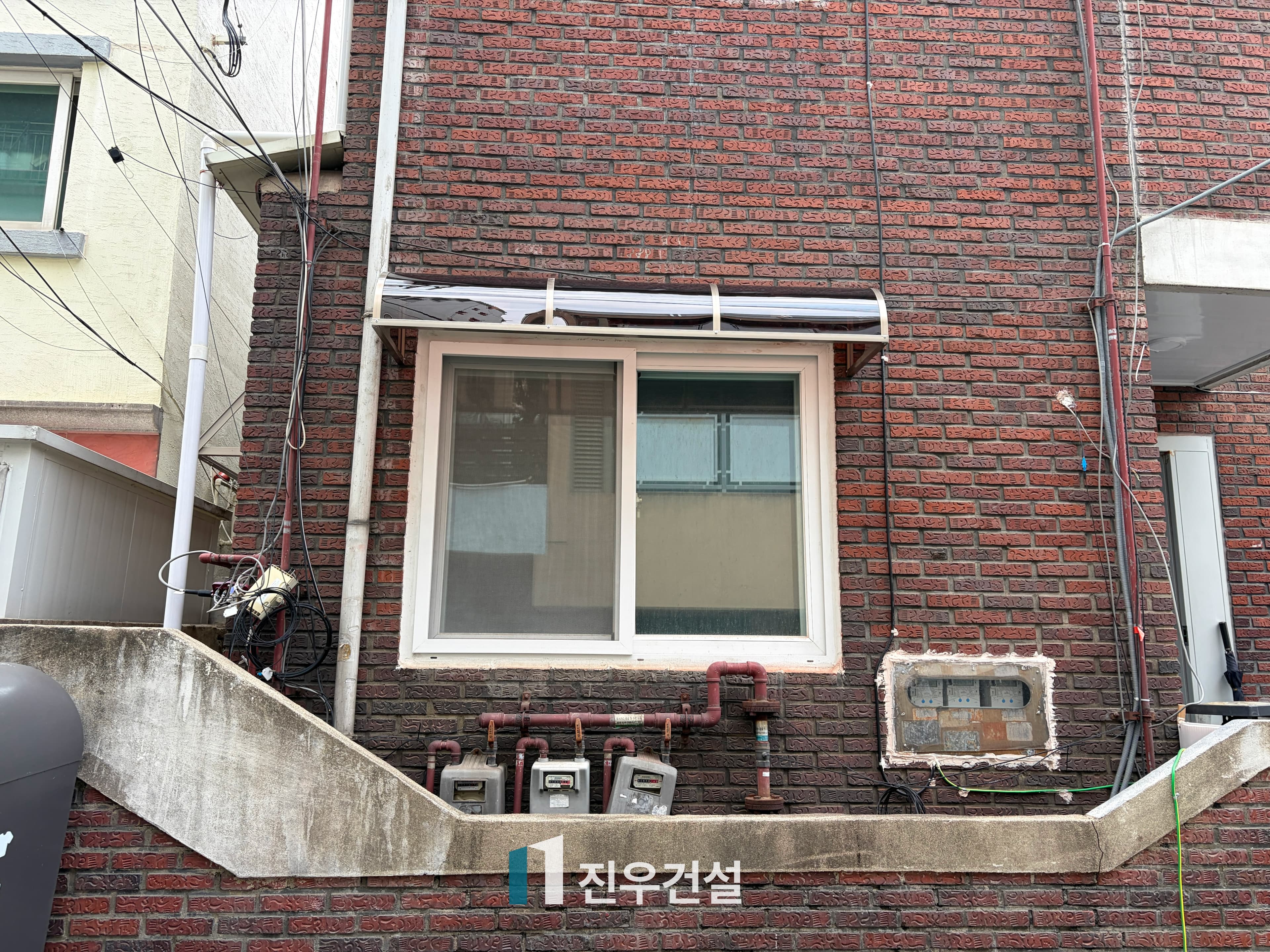 동숭동 단독주택 창문 빗물막이 차양막 공사 시공사례 4번째 이미지